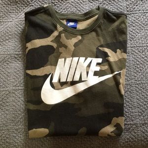 Nike camo tee